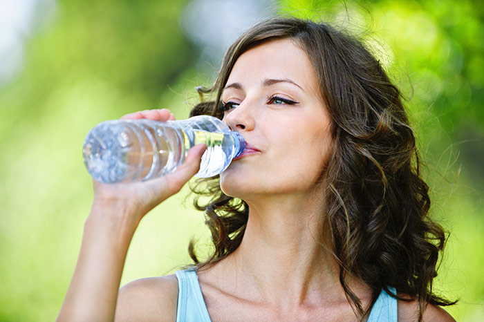 Cách giảm cân trong một tuần - Uống nhiều nước