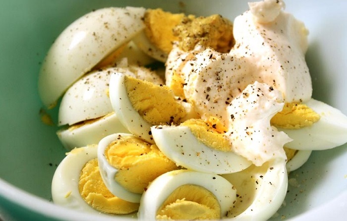 Trứng luộc là thực phẩm nên đưa vào thực đơn bữa sáng cho người giảm cân.